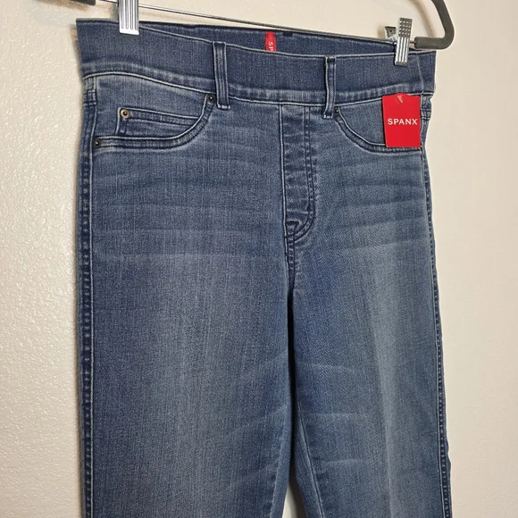 NWT SPANX Kick Flare Crop Jeans In Vintage Indigo Sz Medium - Picture 4 of 9